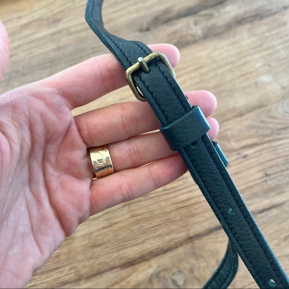 VINTAGE • ROOTS • Black Leather Crossbody Purse - Picture 7 of 8